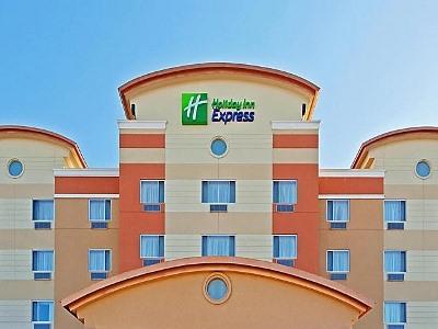 Express Maspeth By Ihg Hotel Nueva York